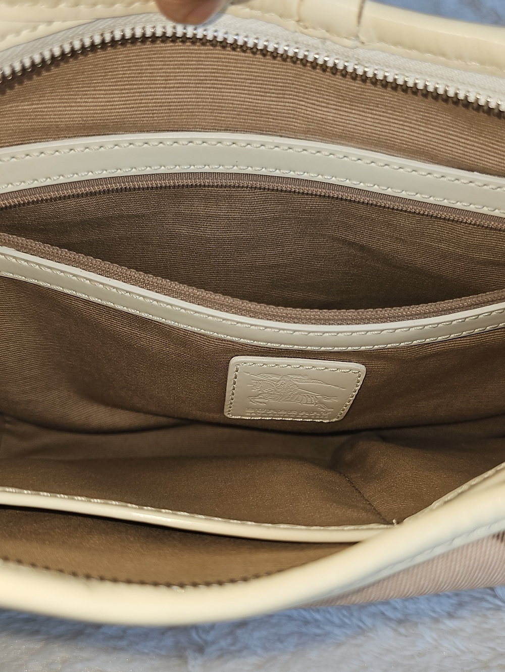 BURBERRY Vintage House Check White Leather Hobo Shoulder Bag with Dust Bag - Picture 13 of 15